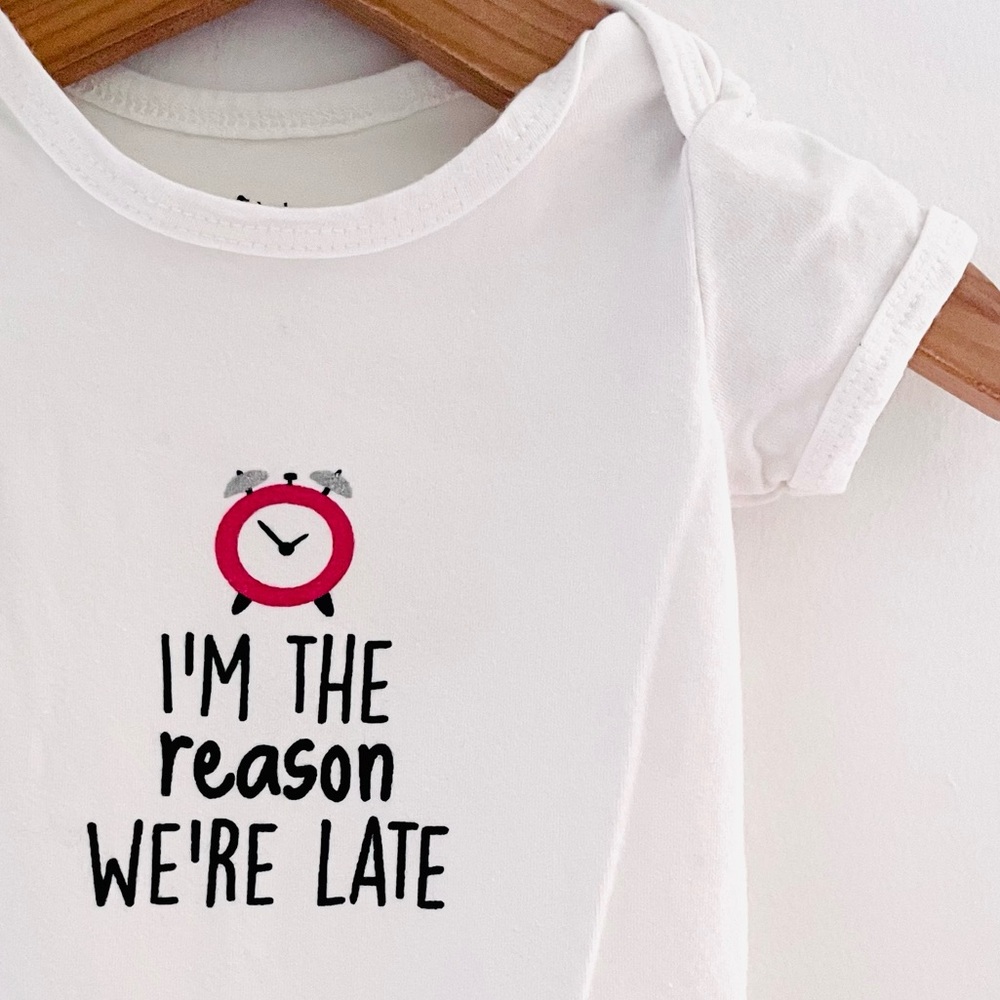 5/$20💥Like New ⏰ I'm The Reason We're Late Graphic Tee Unisex Bodysuit, Summer